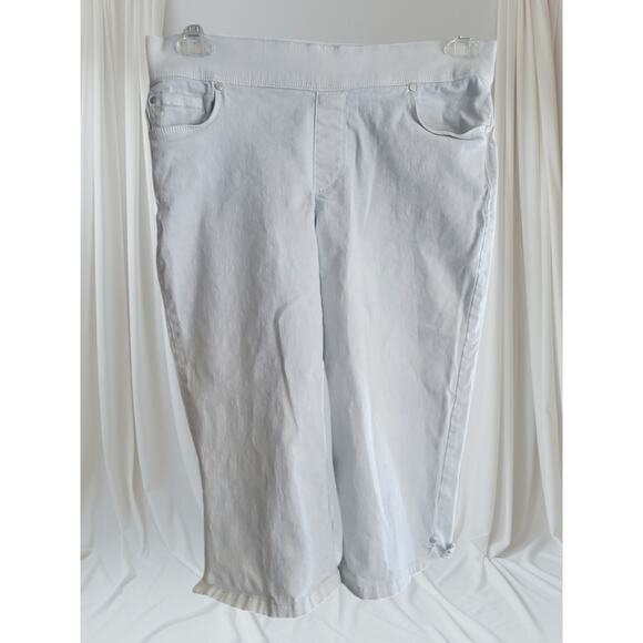 Gloria Vanderbilt White Jeans Size 6 All Around Slimming Effect 5 pocket Capri - Picture 1 of 11